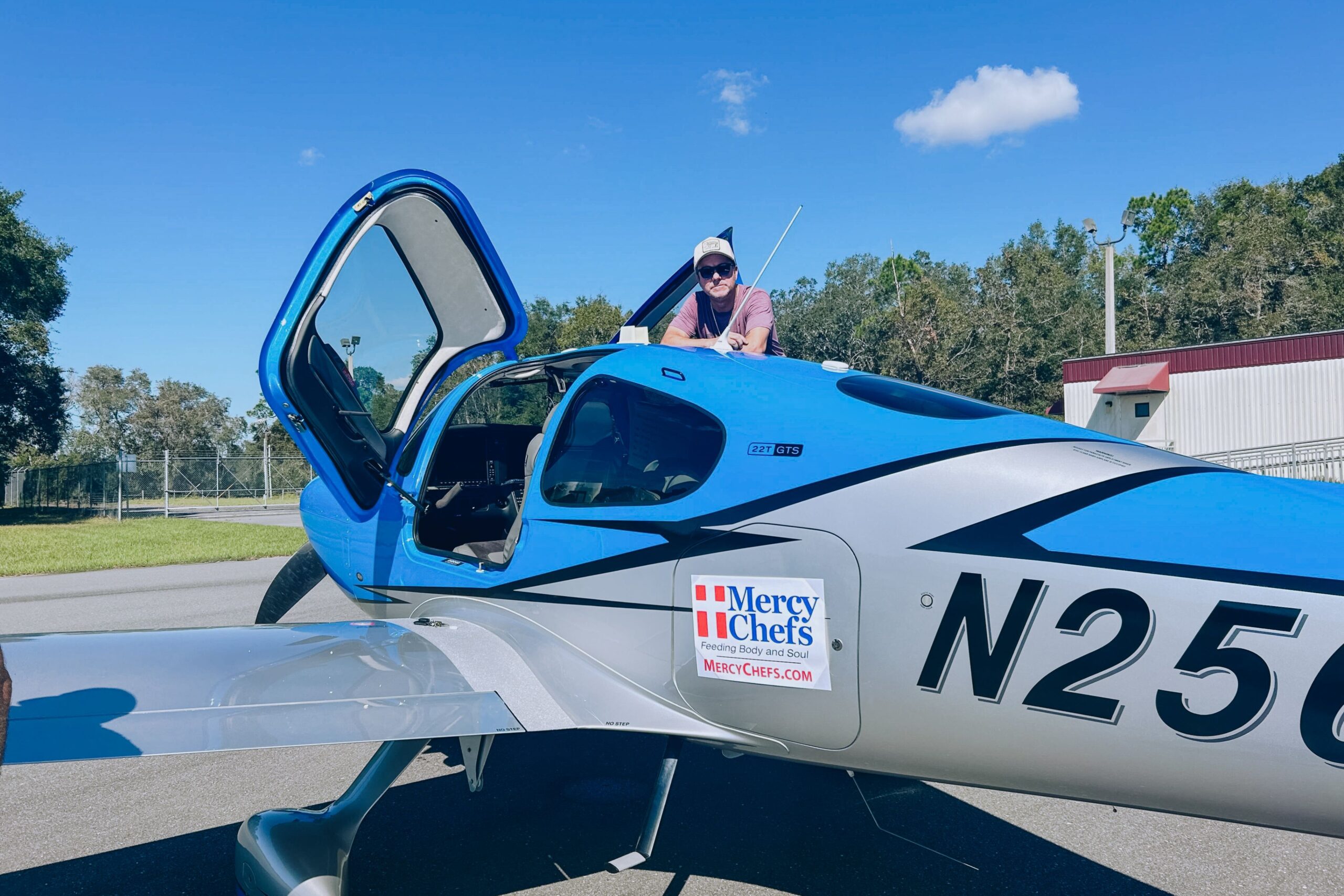 Plane at local airport in Newberry, Florida set to deliver Mercy Chefs meal